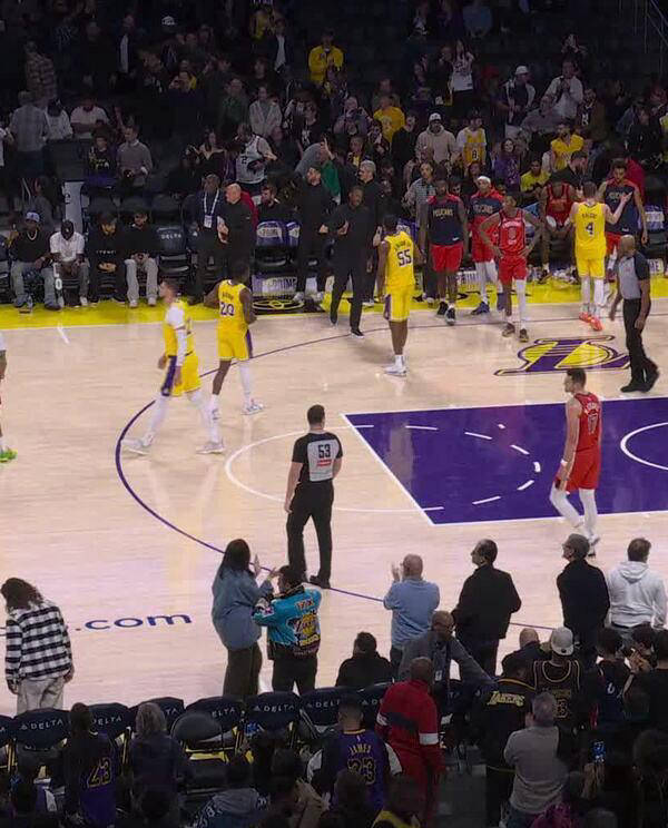 詹姆斯领航湖人豪取七连胜,实力压倒一切的简单介绍 詹姆斯领航湖人豪取七连胜,实力压倒一切的简单介绍