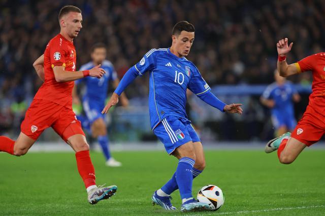 关于欧预赛精彩对决，双方水平相当的信息