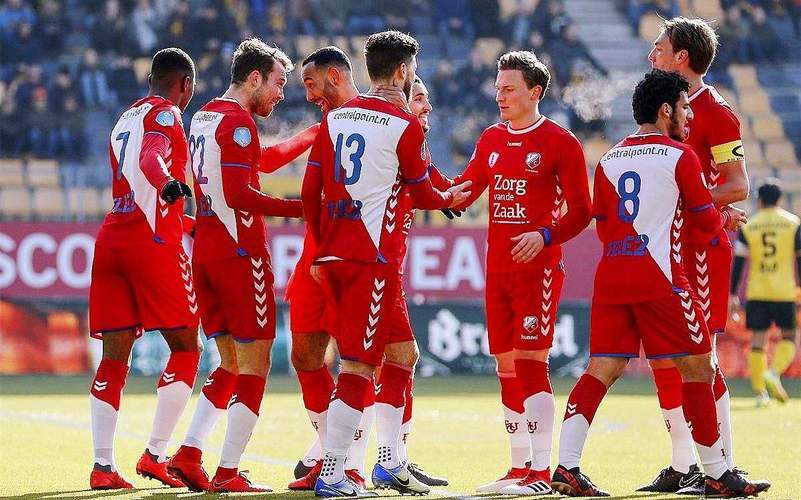 包含柏林赫塔客场不敌新军，积分榜落后加剧！的词条