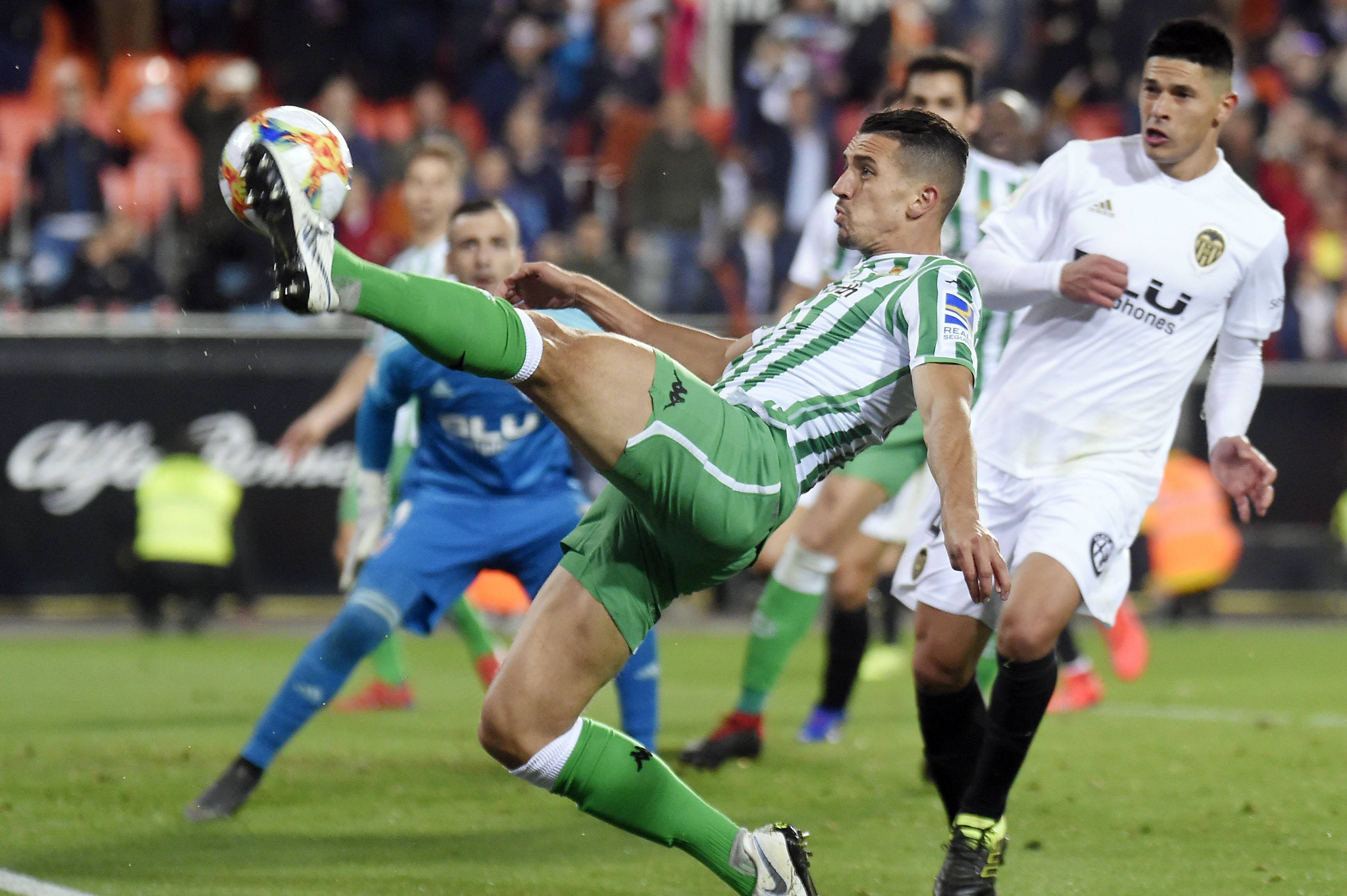 赫塔菲在关键时刻击败对手，积分稳固