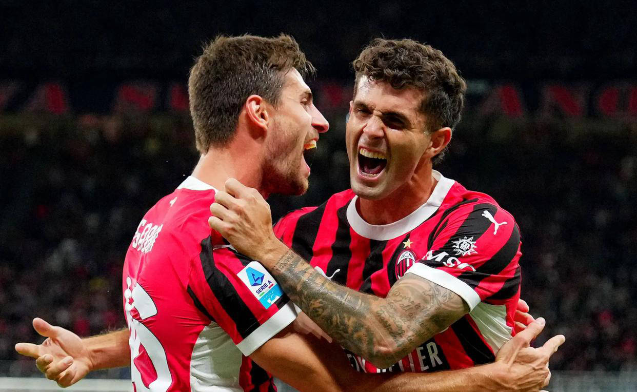 AC米兰全队表现强劲，连胜五场比赛暂居榜首