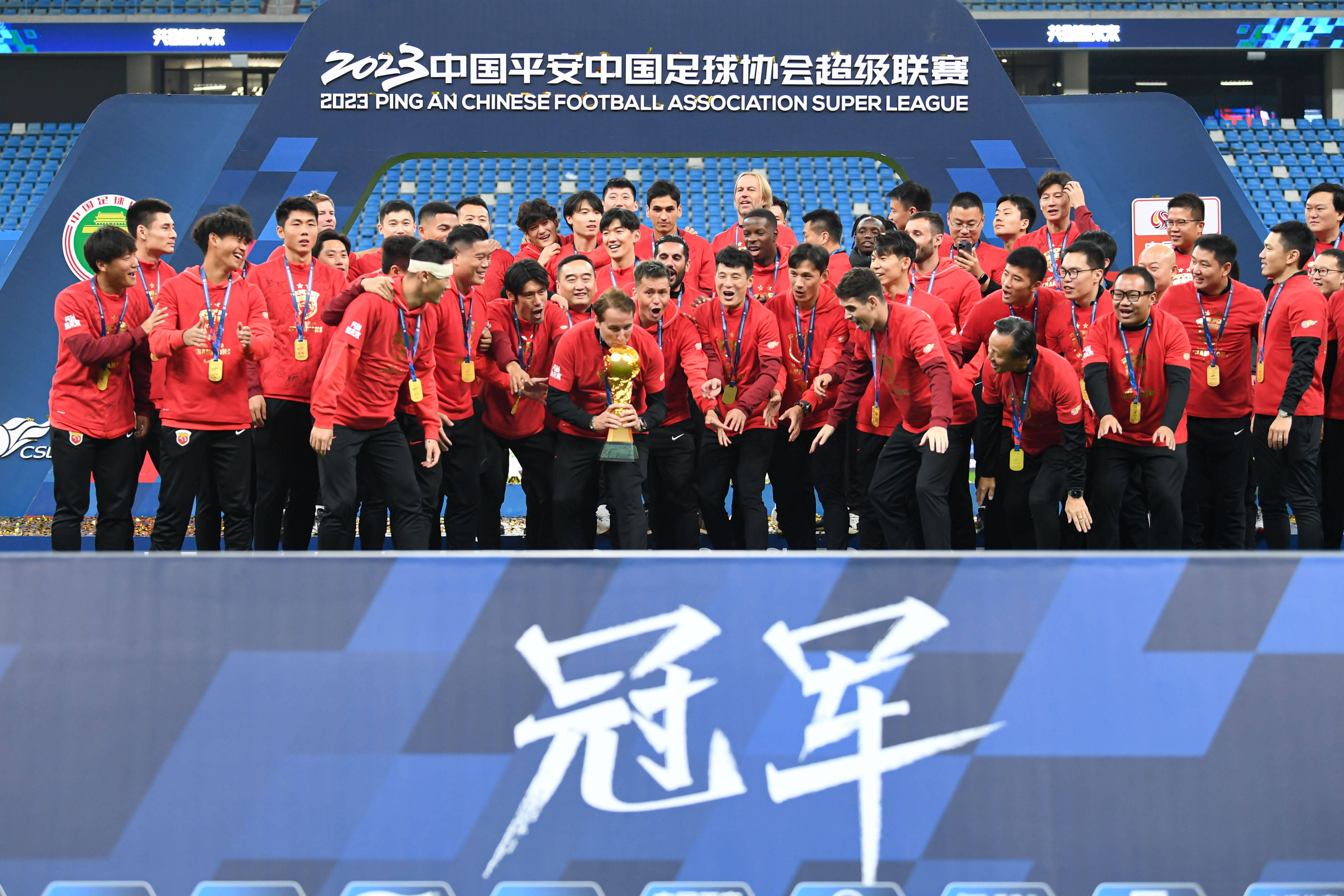 上海上港迎来新挑战，球队备战关键战役