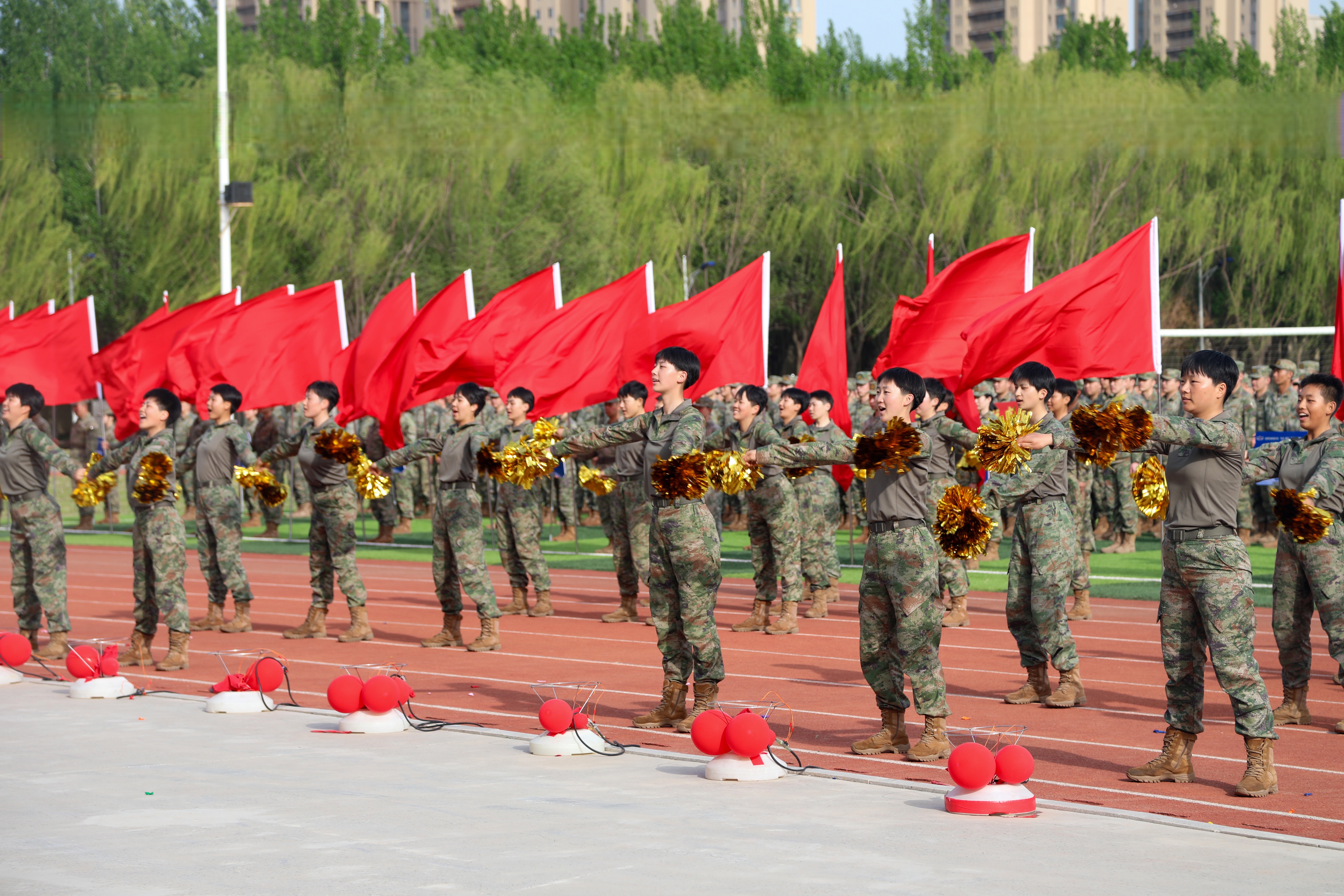 包含球队备战全力出击，决胜关头士气高昂的词条