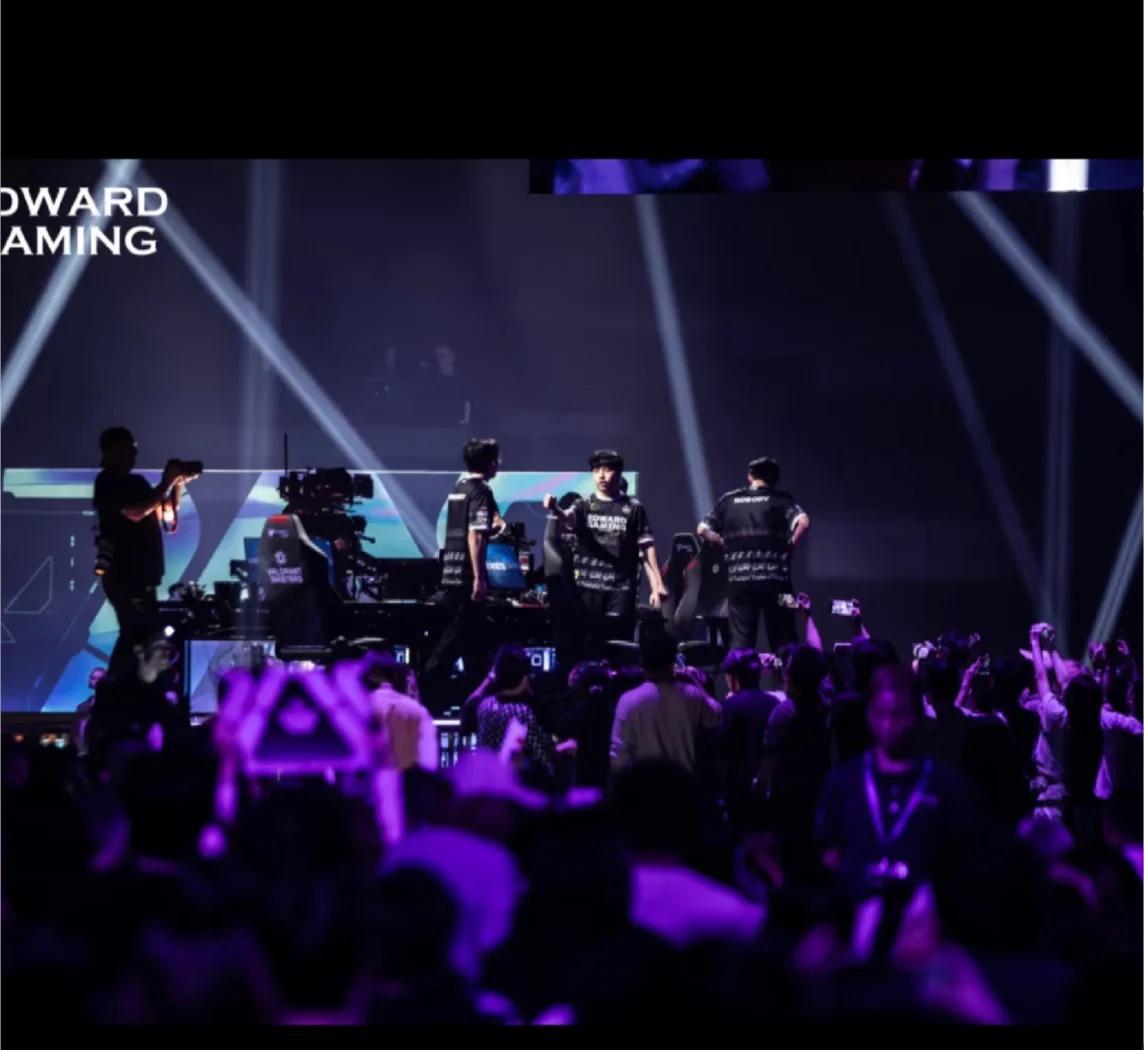 EDG力克EG，Ruler开启传奇时刻宿命之战四强赛，点燃全场激情