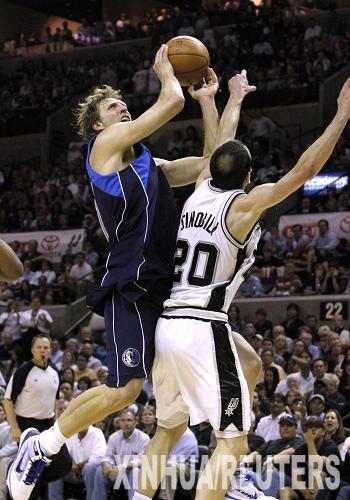 小牛队奋力抵抗季后赛失败 小牛队奋力抵抗季后赛失败