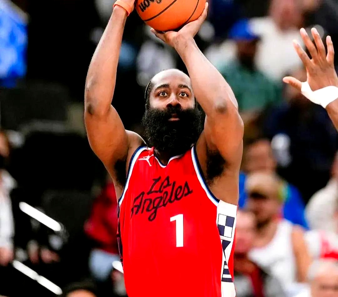 快船击败森林狼，保持不败