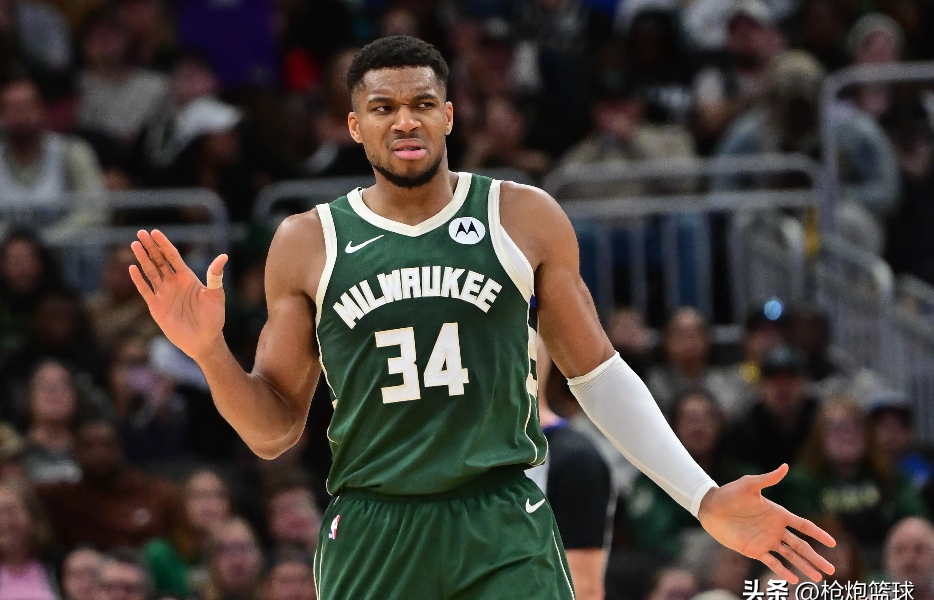 雄鹿队遭遇三连败,字母哥状态下滑 雄鹿队遭遇三连败,字母哥状态下滑