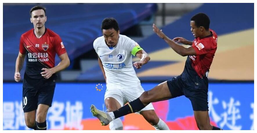 大连人主场负于深圳佳兆业，遭遇连败