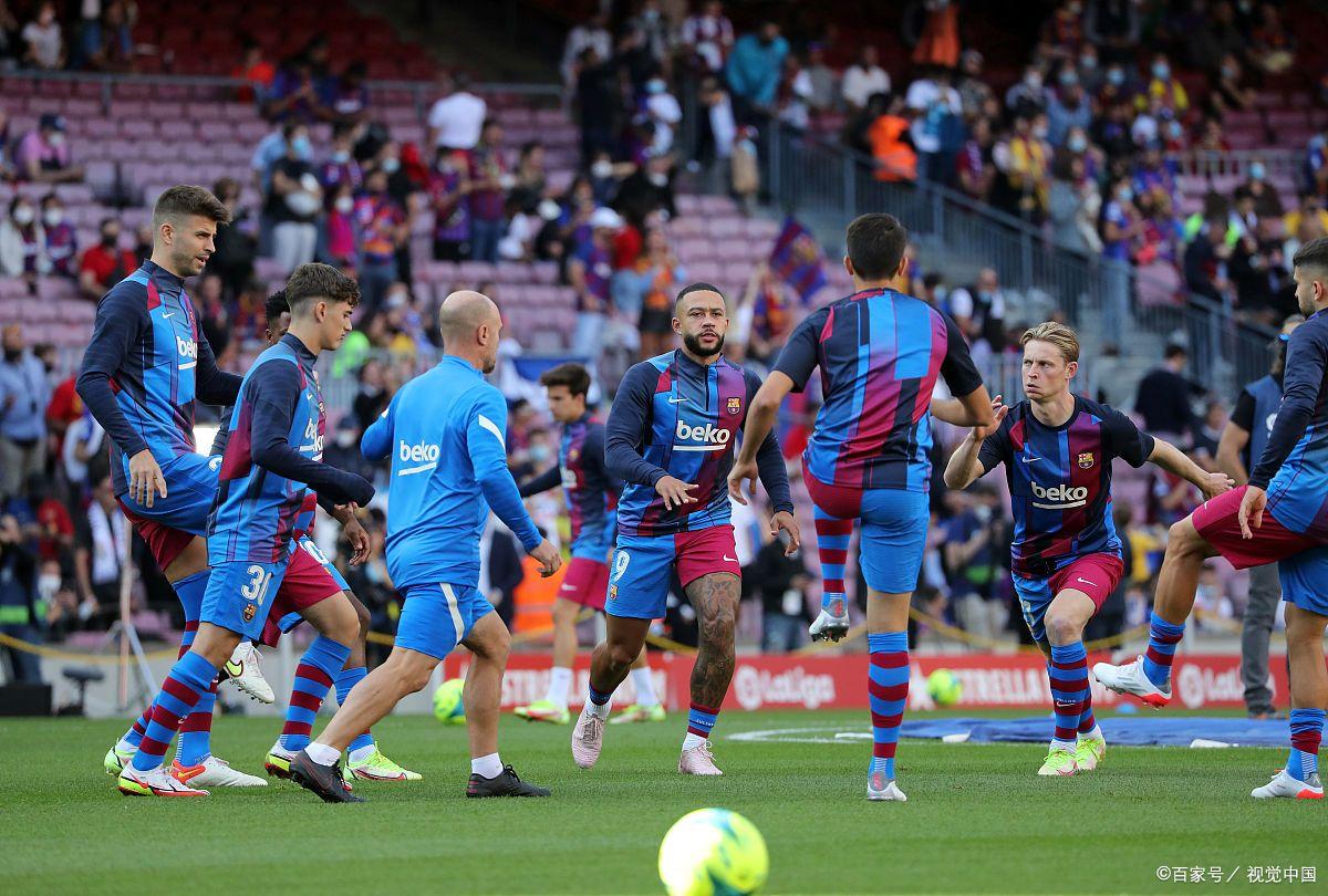 沃尔夫斯堡球员团结一致，迎战强敌