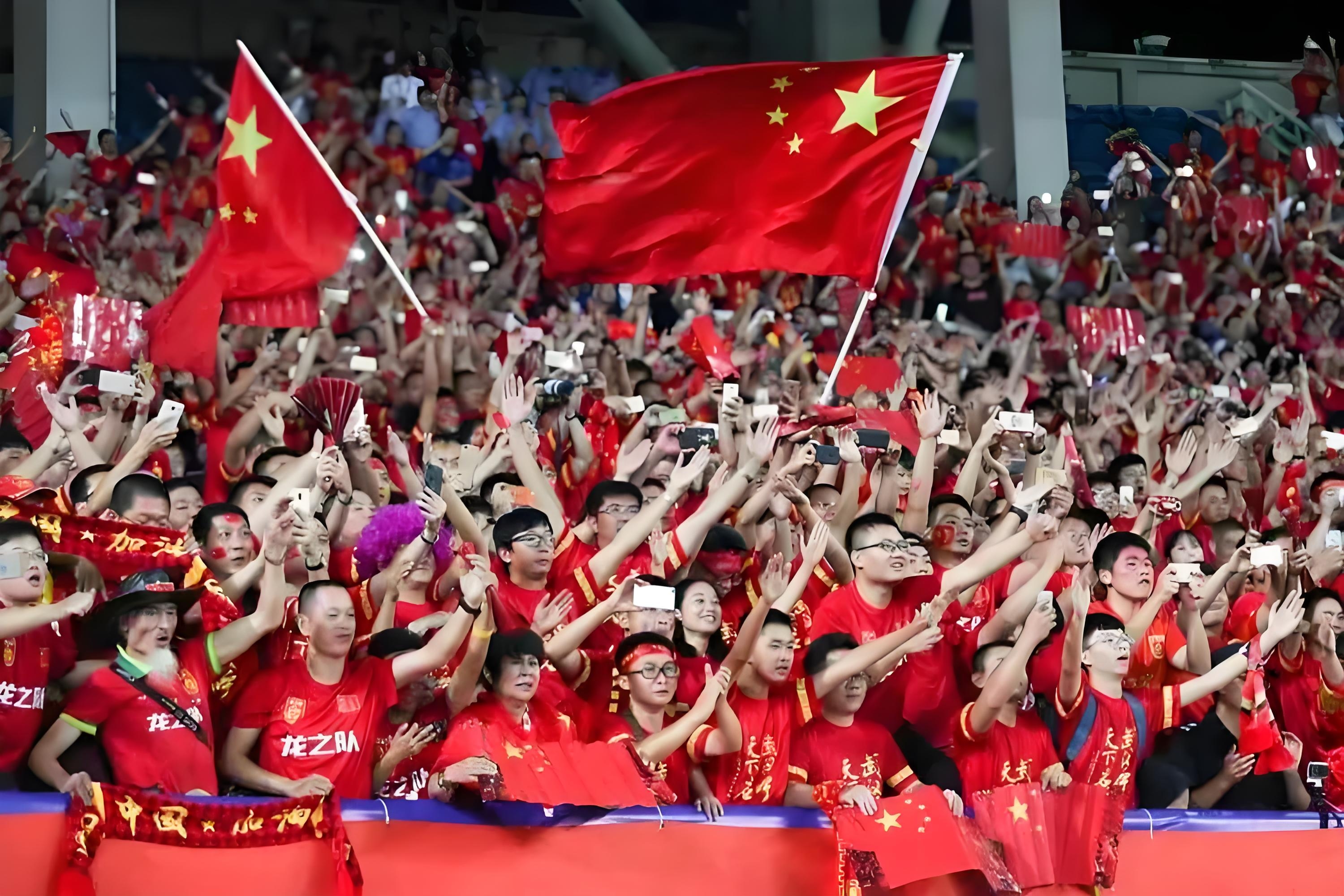 足球比赛中，中国队以一球胜出