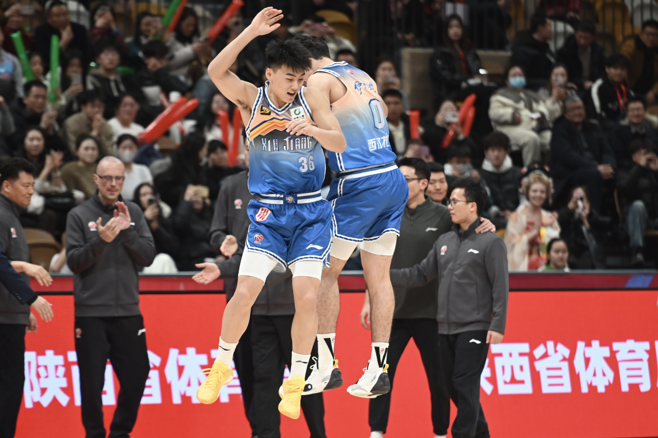 包含新疆队碾压辽宁队，浓眉哥统治全场的词条