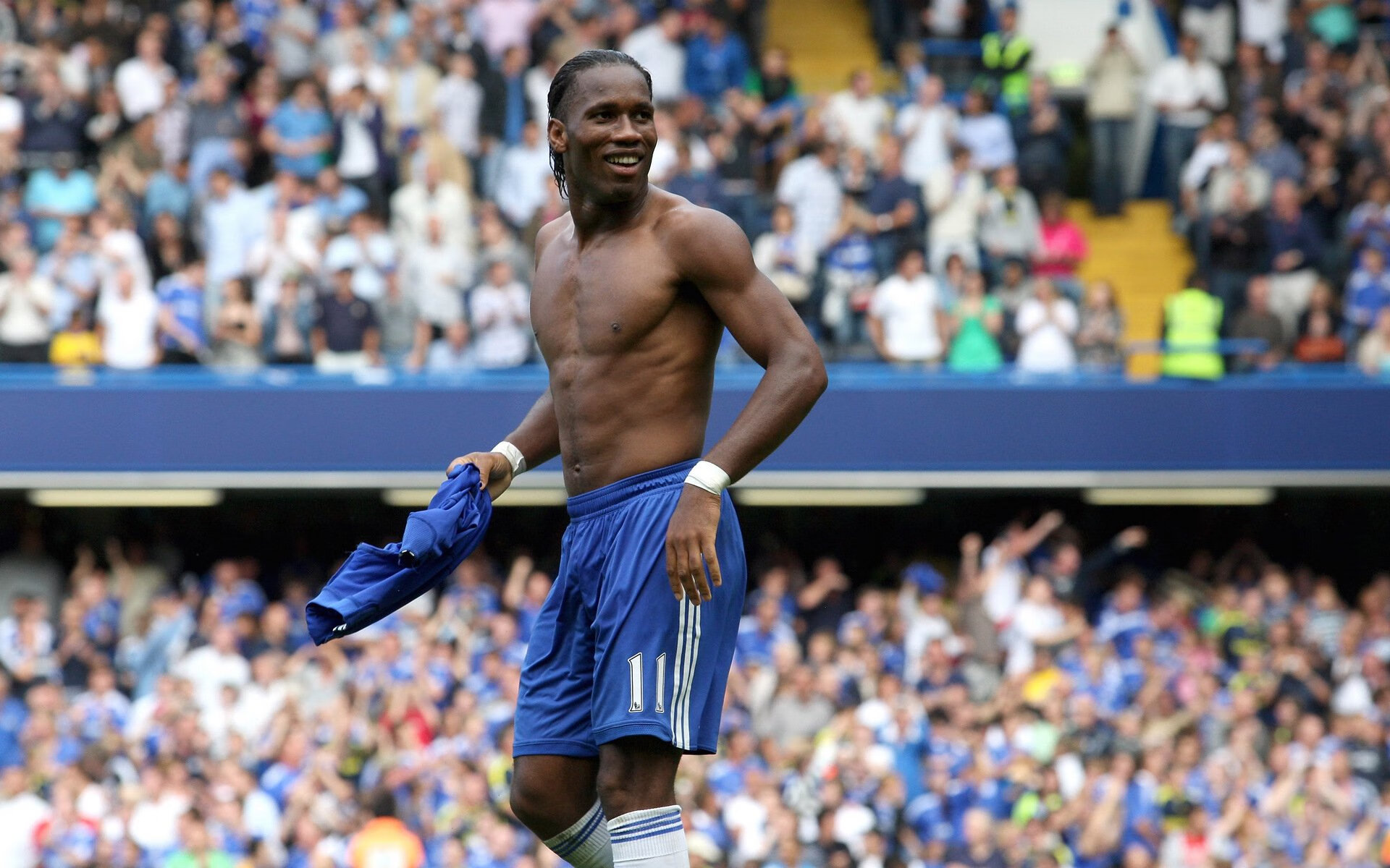 开云体育APP下载-赛场传奇，桌球皇帝马龙刷新纪录，跨界足球赛引燃华沙